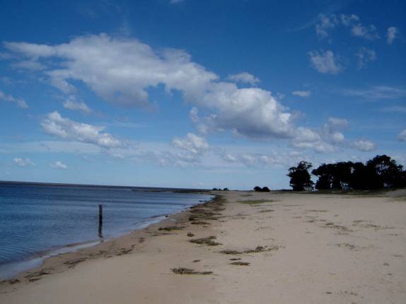 Praia no lado uruguaio da Lagoa Mirim (foto da internet)